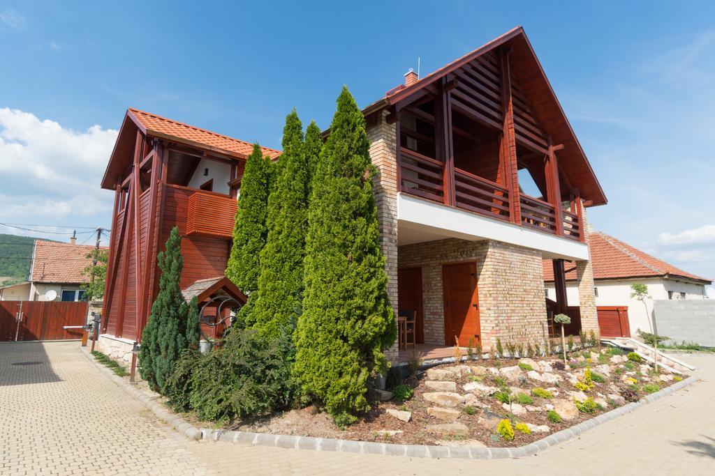 Magita Hotel Basko Luaran gambar