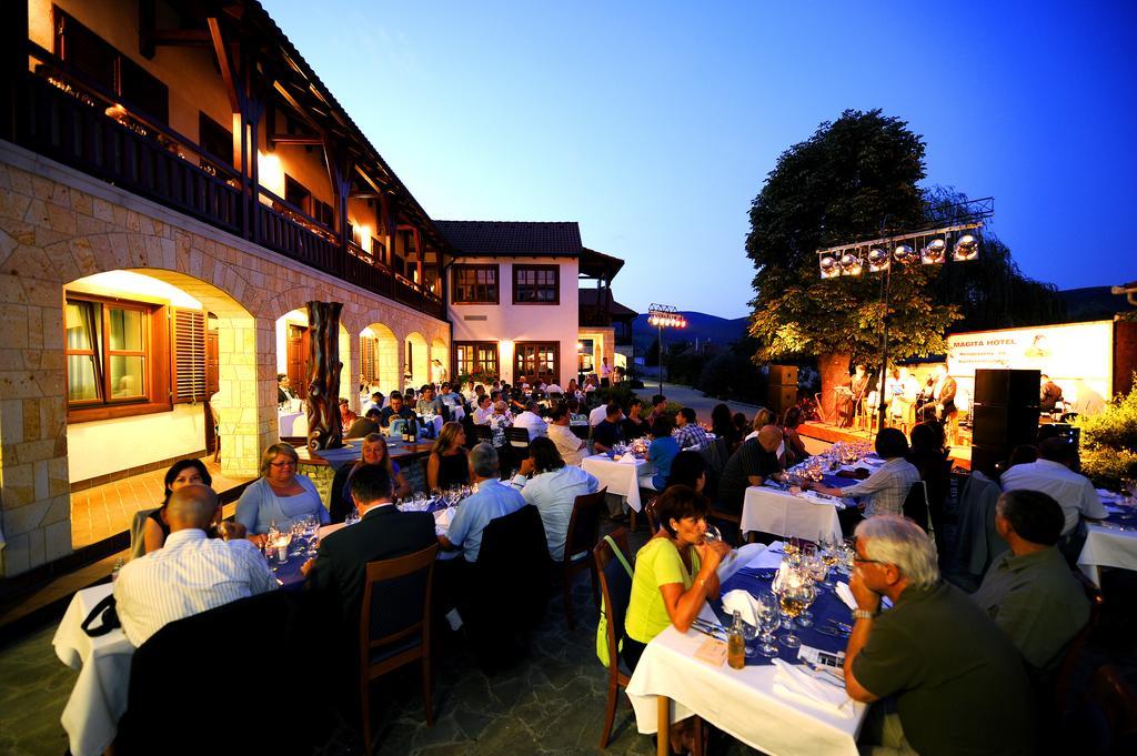 Magita Hotel Basko Luaran gambar