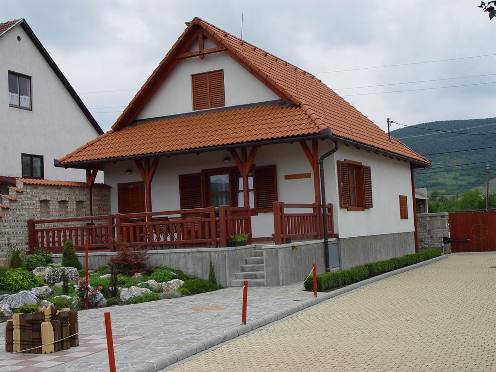 Magita Hotel Basko Luaran gambar